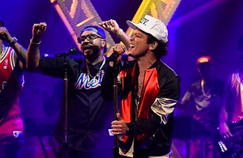 Bruno Mars presenta ’24K Magic’ y ‘Chunky’ en ‘Saturday Night Live’