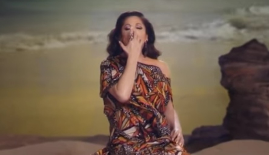 ‘The Elusive Choriza’ lanza vídeo en una playa más falsa que sus ingresos declarados