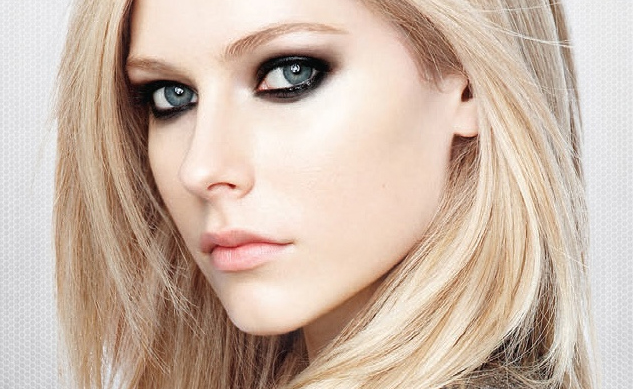  Avril Lavigne sale en defensa de Nickelback y fracasa estrepitosamente (para variar)