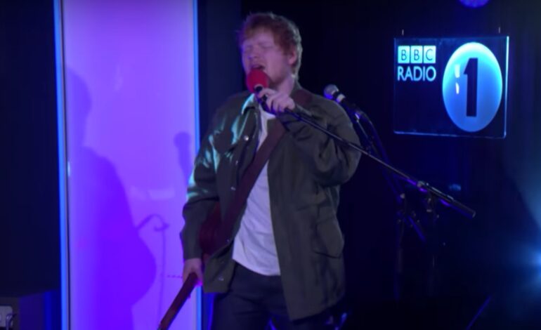  Ed Sheeran versiona ‘Touch’ de Little Mix y presenta ‘Shape Of You’ en BBC Radio 1