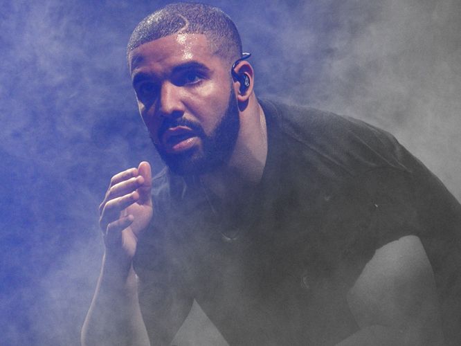 Drake retrasa, por tercera vez, su concierto en Amsterdam, con todo el público presente