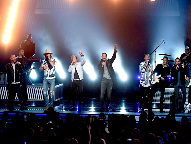  Backstreet Boys cantaron con Florida Georgia Line en los Country Music Awards