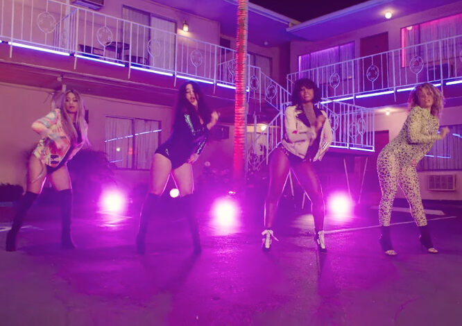  ¿Puede alguien explicarnos qué hacen Fifth Harmony en un motel en el vídeo de ‘Down’?