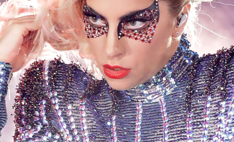  Lady Gaga anuncia nueva música y retoma su gira por bares