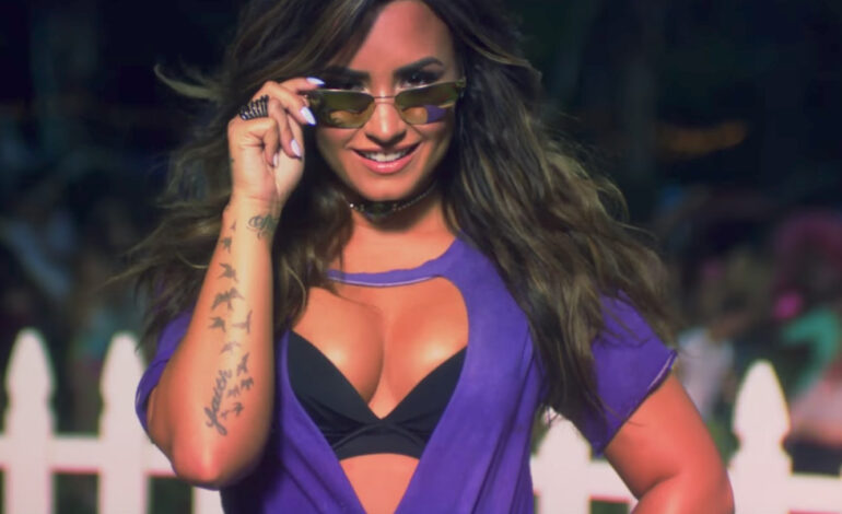  Demi Lovato exige ser divertida en el vídeo de ‘Sorry Not Sorry’