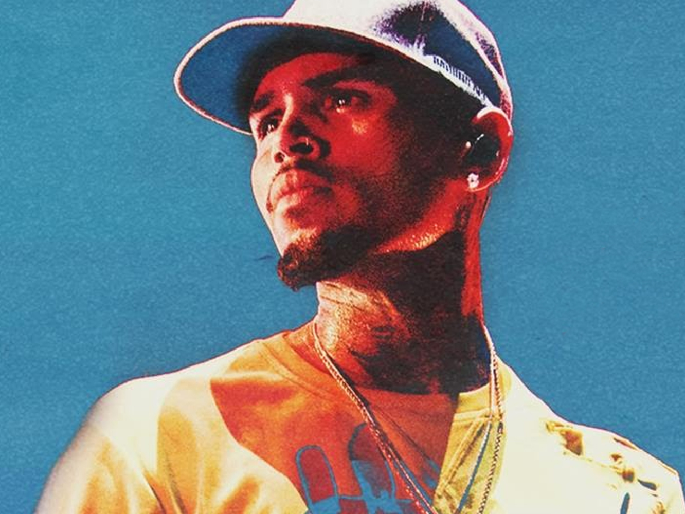 Chris Brown vuelve -tragic-, pero además lo hace sampleando otra tragedia