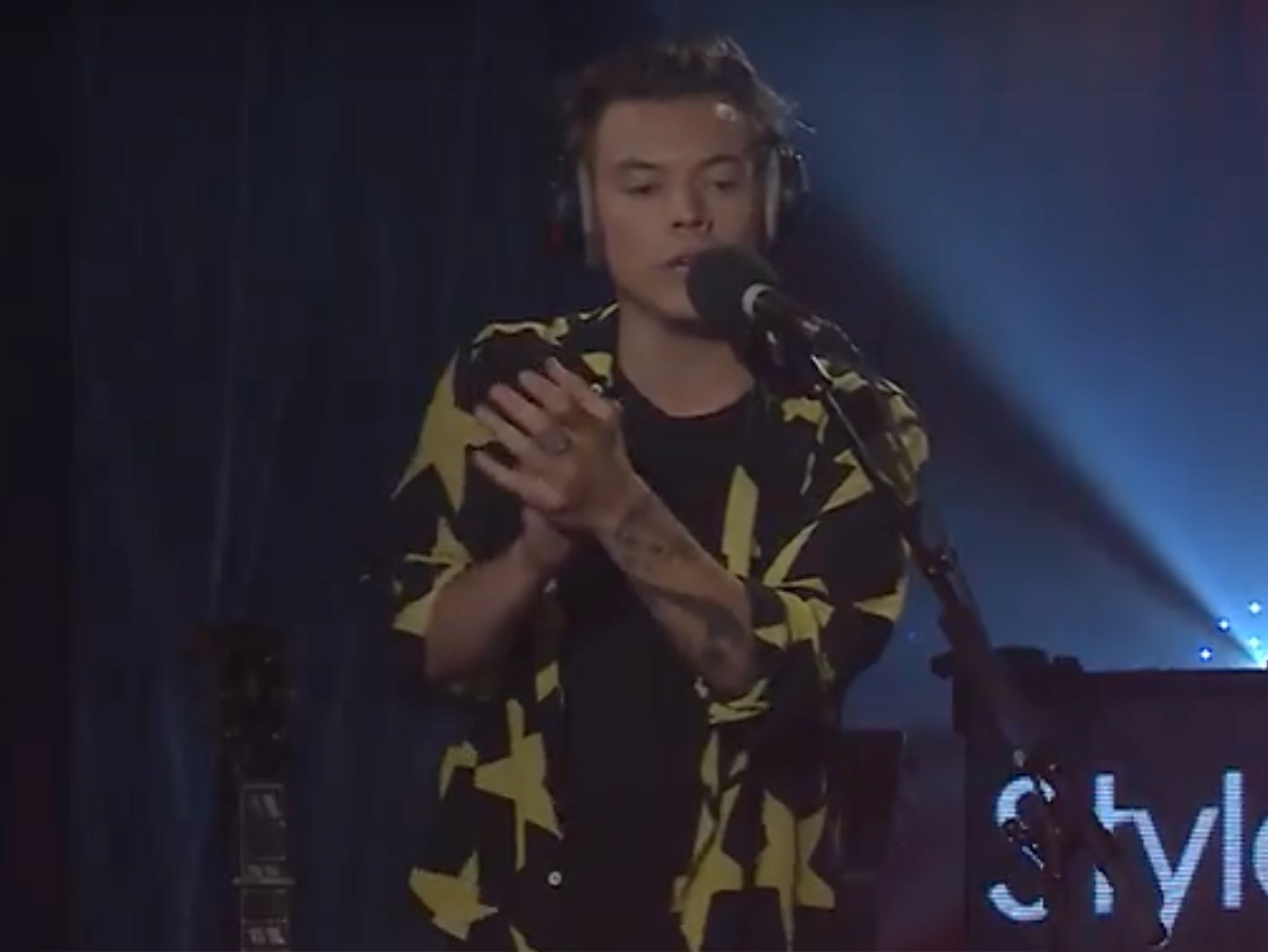  Harry Styles presenta sus singles en el Live Lounge y sigue siendo demasiado adulto