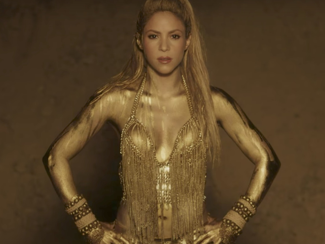  Nadie entiende lo que Nicky Jam le dice a una Shakira pelirroja en ‘Perro Fiel’
