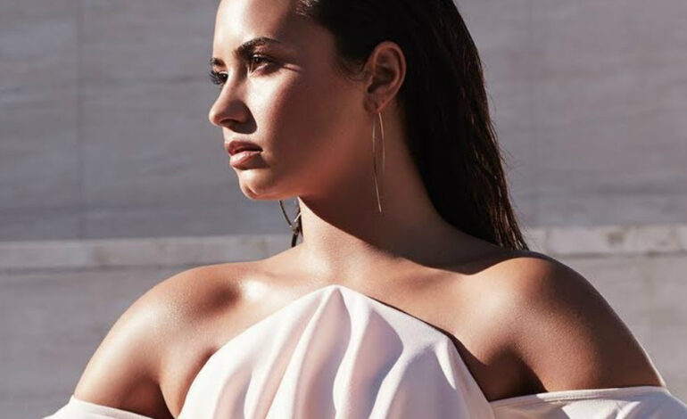  Demi Lovato se queda sin voz durante ‘Stone Cold’ y suelta un F-Bomb
