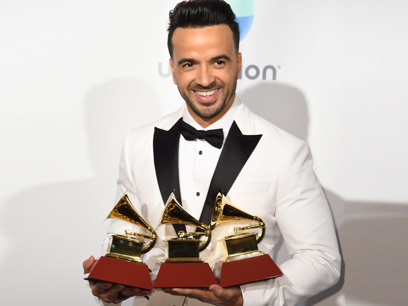  Los Grammy Irrelevantes premian a Luis Fonsi y ‘Despacito’ como Canción y Grabación del Año