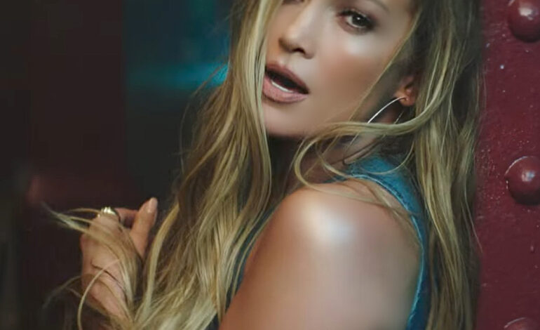  Jennifer Lopez utiliza el metro no sólo por su rapidez, sino por su económico precio, en ‘Amor, Amor, Amor’