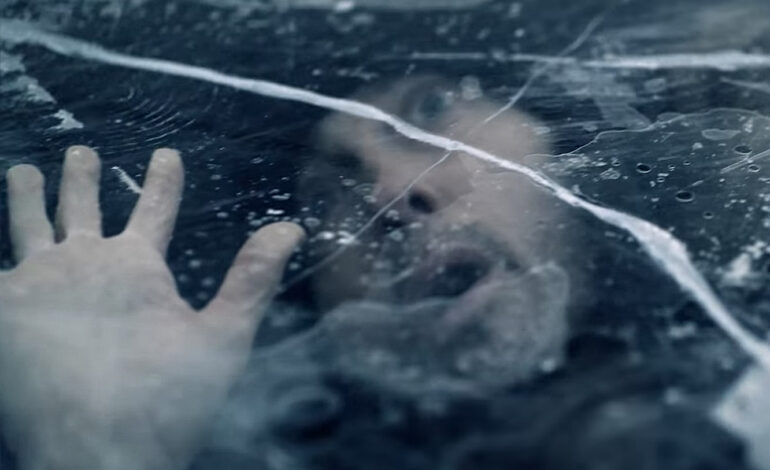  Eminem intensifica en el vídeo oficial de ‘Walk On Water’, sin Beyoncé