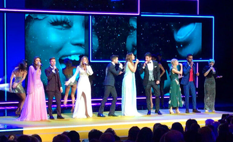 Los chicos de ‘Operación Triunfo’ cantaron ‘Camina’ en unos empatados Premios Forqué