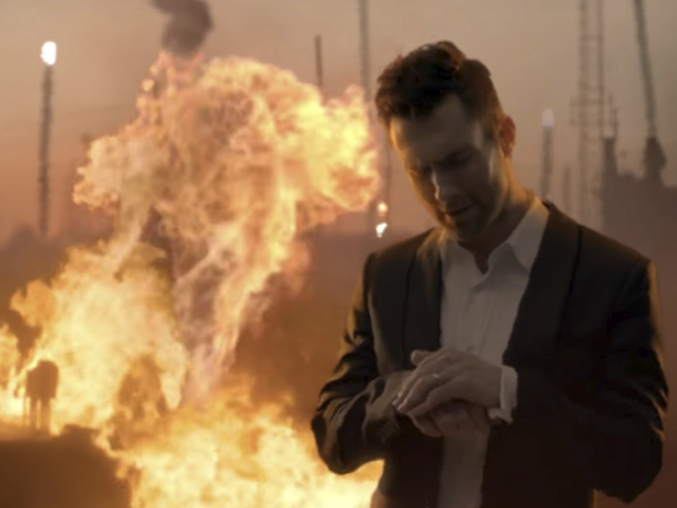  Adam Levine y la banda que tiene de atrezzo lanzan el vídeo de ‘Wait’, con bien de efectos especiales