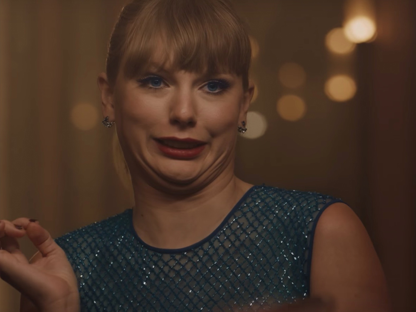  Vídeo para ‘Delicate’: the old Taylor can come to the phone right now