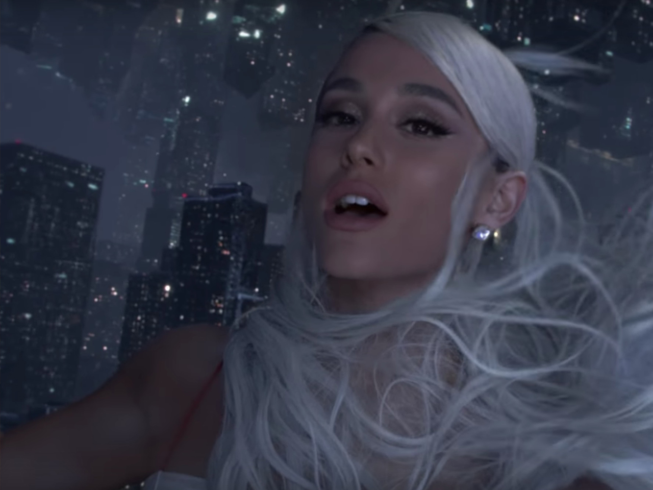 Ariana Grande, a lo bestia con su comeback: espectacular single y vídeo para ‘No Tears Left To Cry’