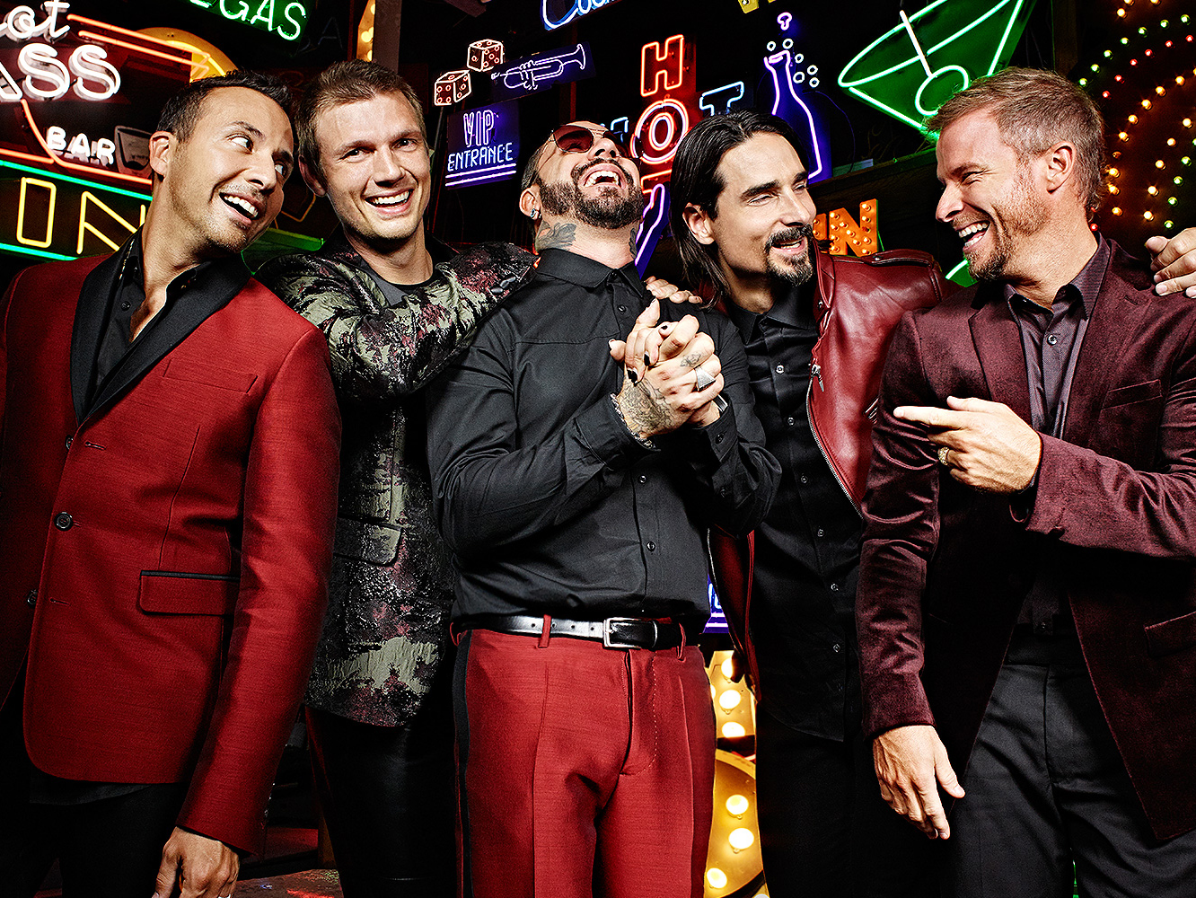  Backstreet Boys se entregan al baile en su primer single y vídeo en un lustro, ‘Don’t Go Breaking My Heart’