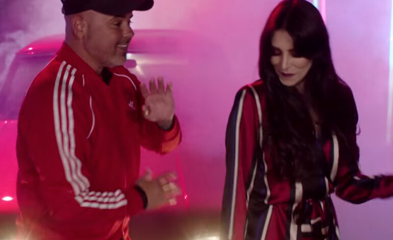  Juan Magán ni sabe hablar de ‘Usted’, ni vestir de ello, en el vídeo de su single con Mala Rodríguez