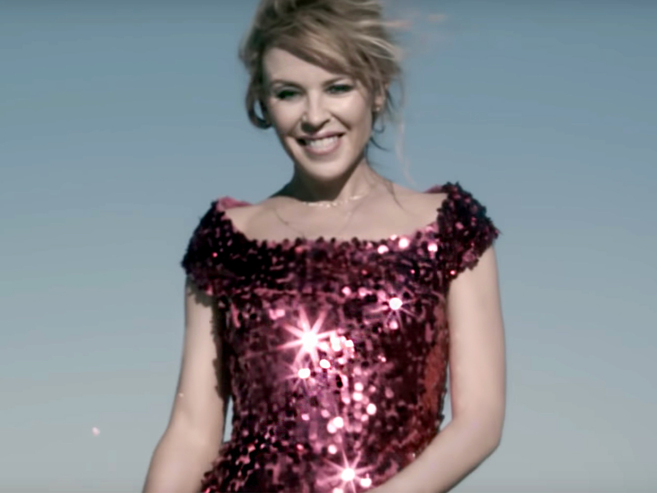  Kylie celebra su 50 cumpleaños lanzando el vídeo oficial de ‘Golden’