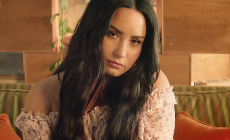  Demi Lovato es muy lo de menos en el vídeo de ‘Solo’, su hit con Clean Bandit