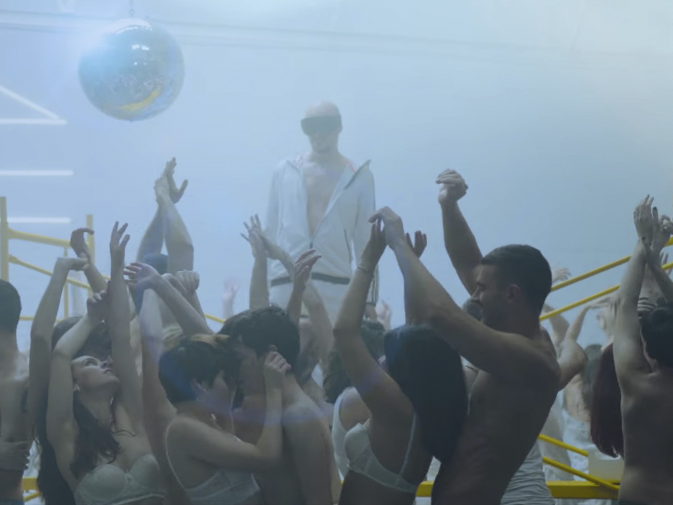 La Casa Azul se inyecta ‘Ataraxia’ con un vídeo oficial bastante erótico-festivo