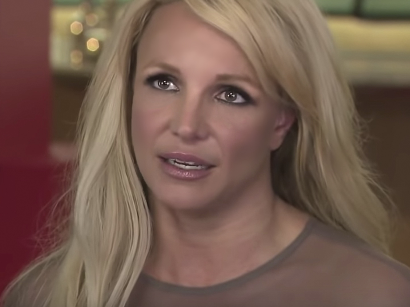  La vocalista Britney Spears canta ‘Natural Woman’ en directo y habla con recelo sobre Happy Meals