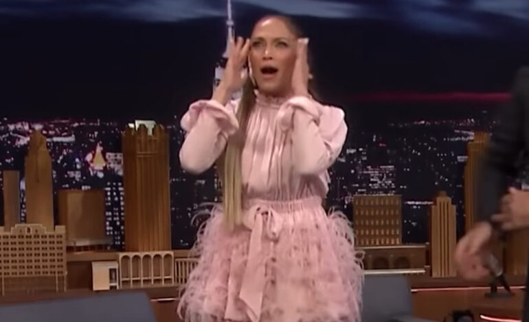  Jennifer Lopez confunde ‘El Anillo’ con ‘On The Floor’ y habla de su actuación en los VMA