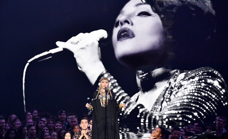  Madonna explica su espantoso «homenaje» a «Aretha Franklin» en los VMA