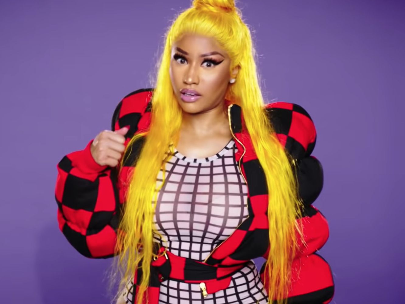  Nicki Minaj estrena otro vídeo decepcionante y arremete contra Cardi B: «Tu carrera es Payola»
