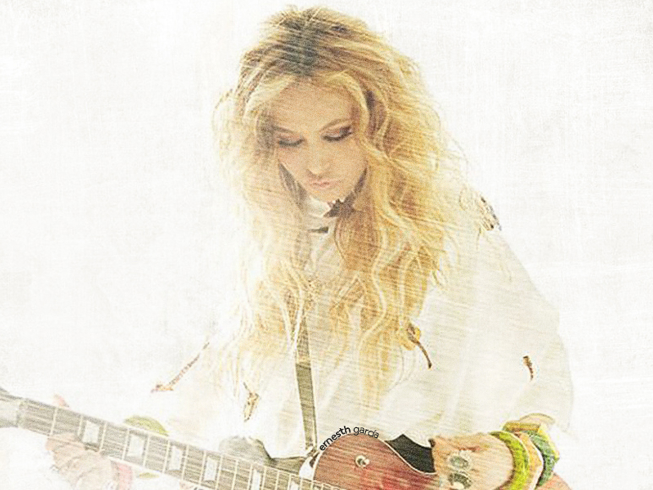 Paulina Rubio recupera sus Pupilas en ‘Suave Y Sutil’, su nuevo single
