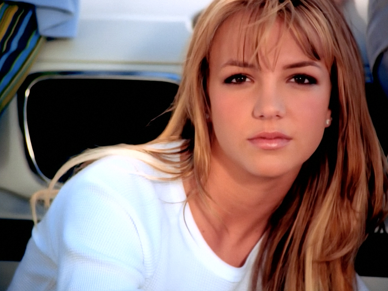  La Afamada Perfumista Britney Spears sigue de celebración con el making off de ‘Sometimes’