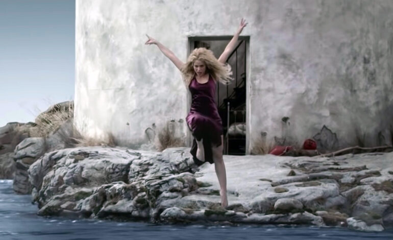  Shakira dota de vídeo al tema más old-school de ‘El Dorado’, ‘Nada’