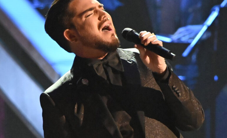  Adam Lambert hace llorar a Cher con su versión en directo de ‘Believe’