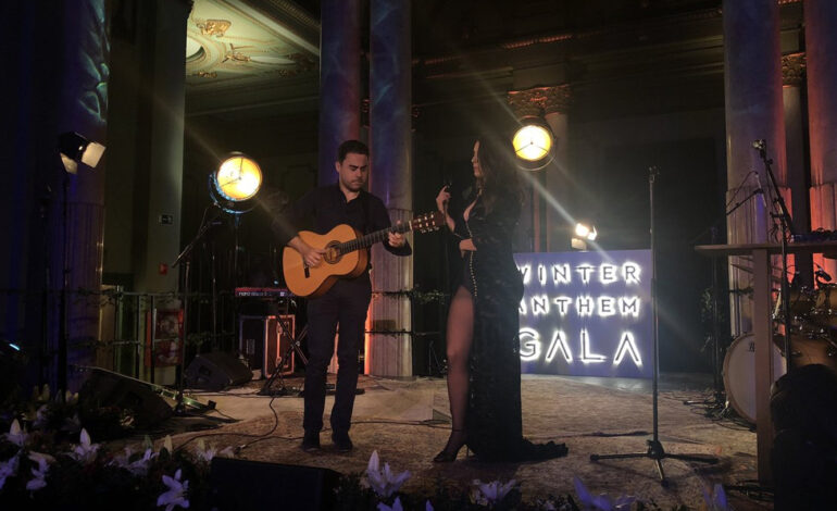  Antoñita La Donante comparte el directo de ‘Loveaholic’ desde la Winter Anthem Gala
