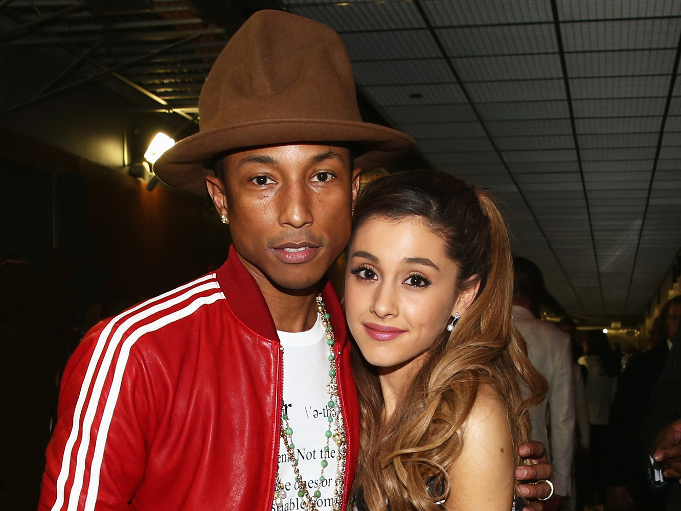 7 hits de Pharrell Williams que deberían relajar la raja de los fans de Ariana Grande