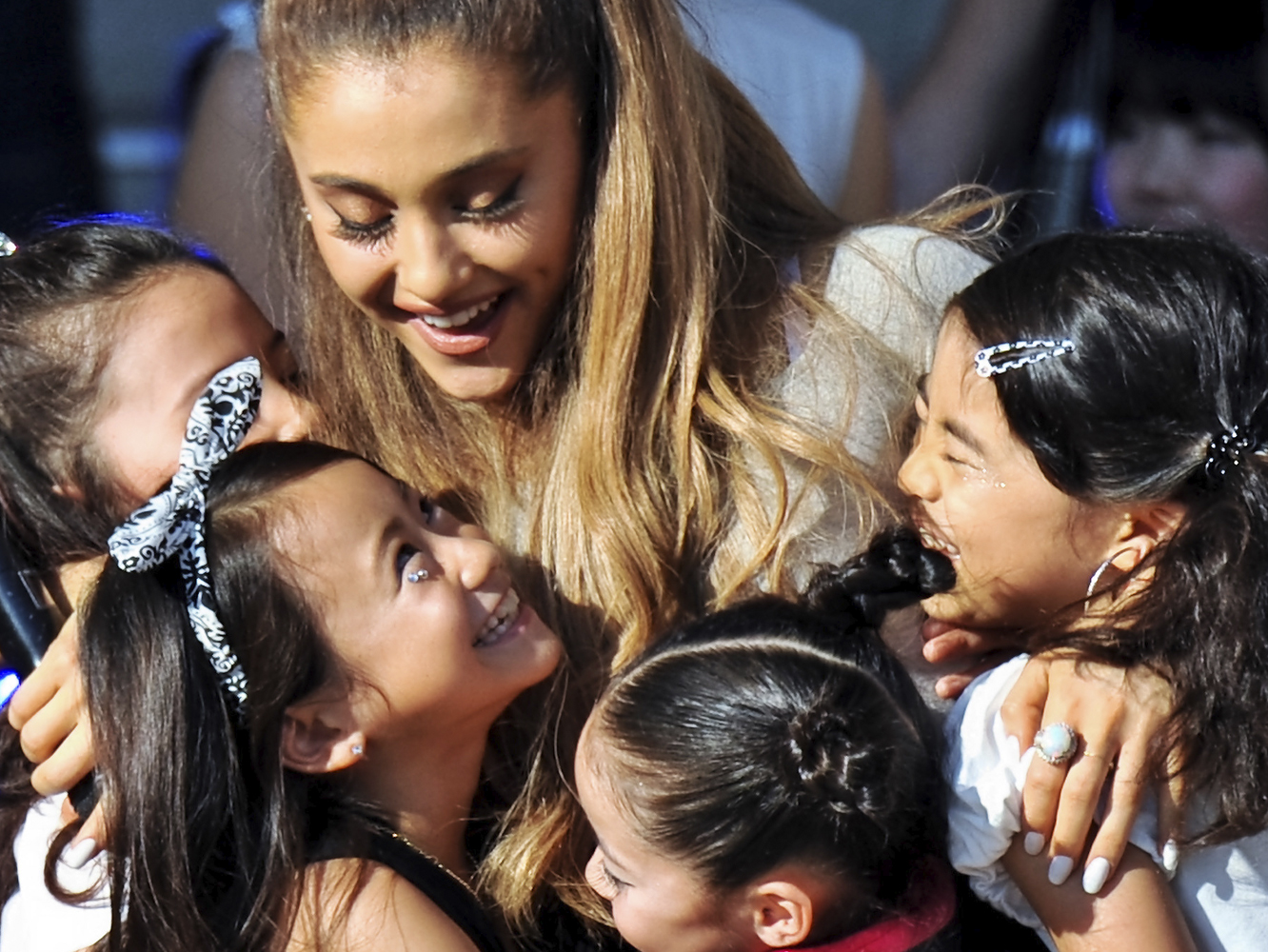  Ariana Grande responde por Twitter a las acusaciones de «apropiacionismo»