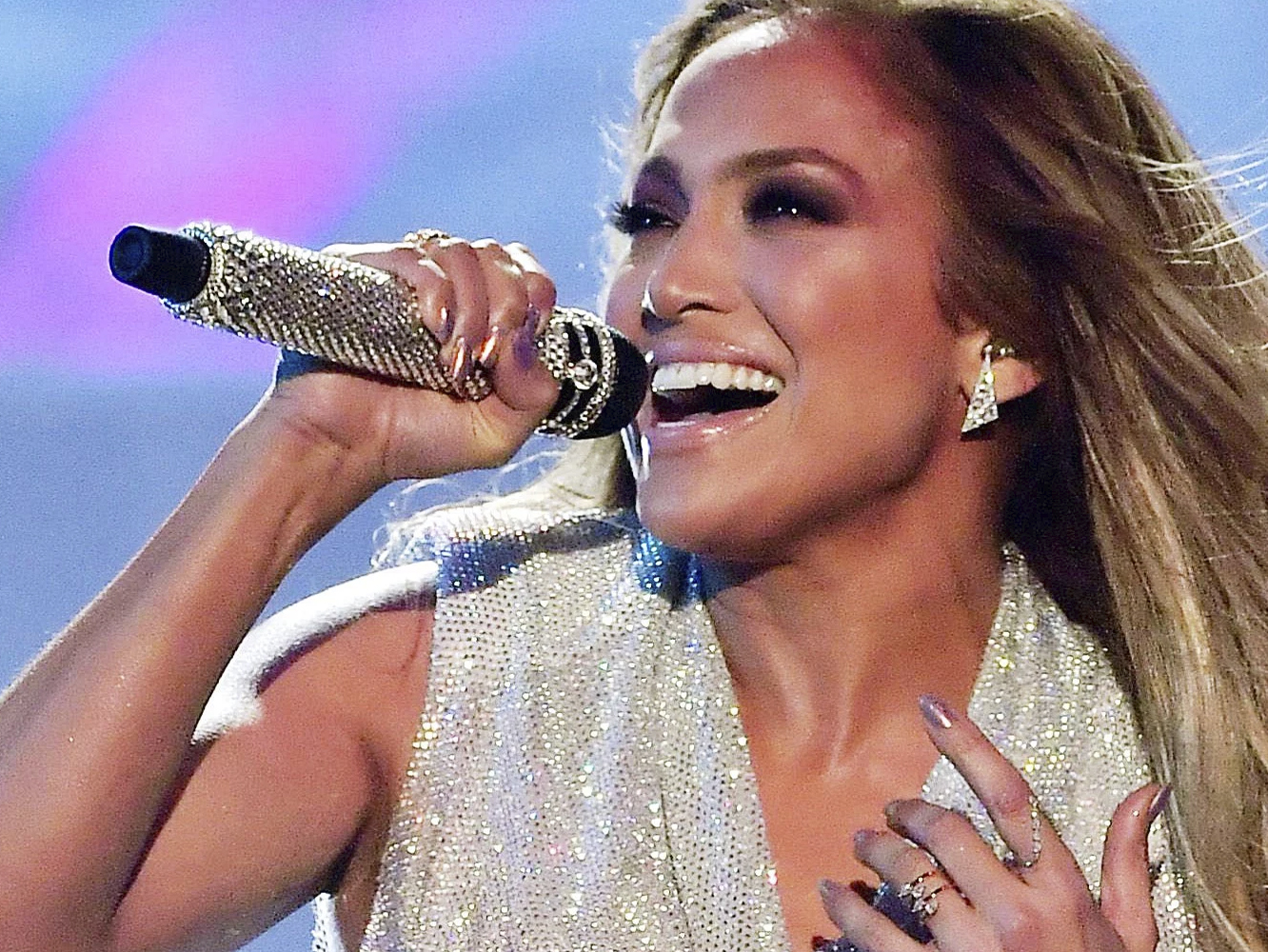  Jennifer Lopez saldrá de gira en verano, pero no con su álbum imaginario en español