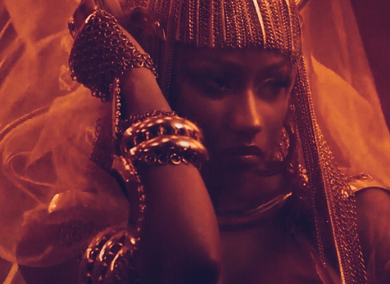  Nicki Minaj suspende también su show de Burdeos y la gente grita: «¡Cardi B, Cardi B, Cardi B!»