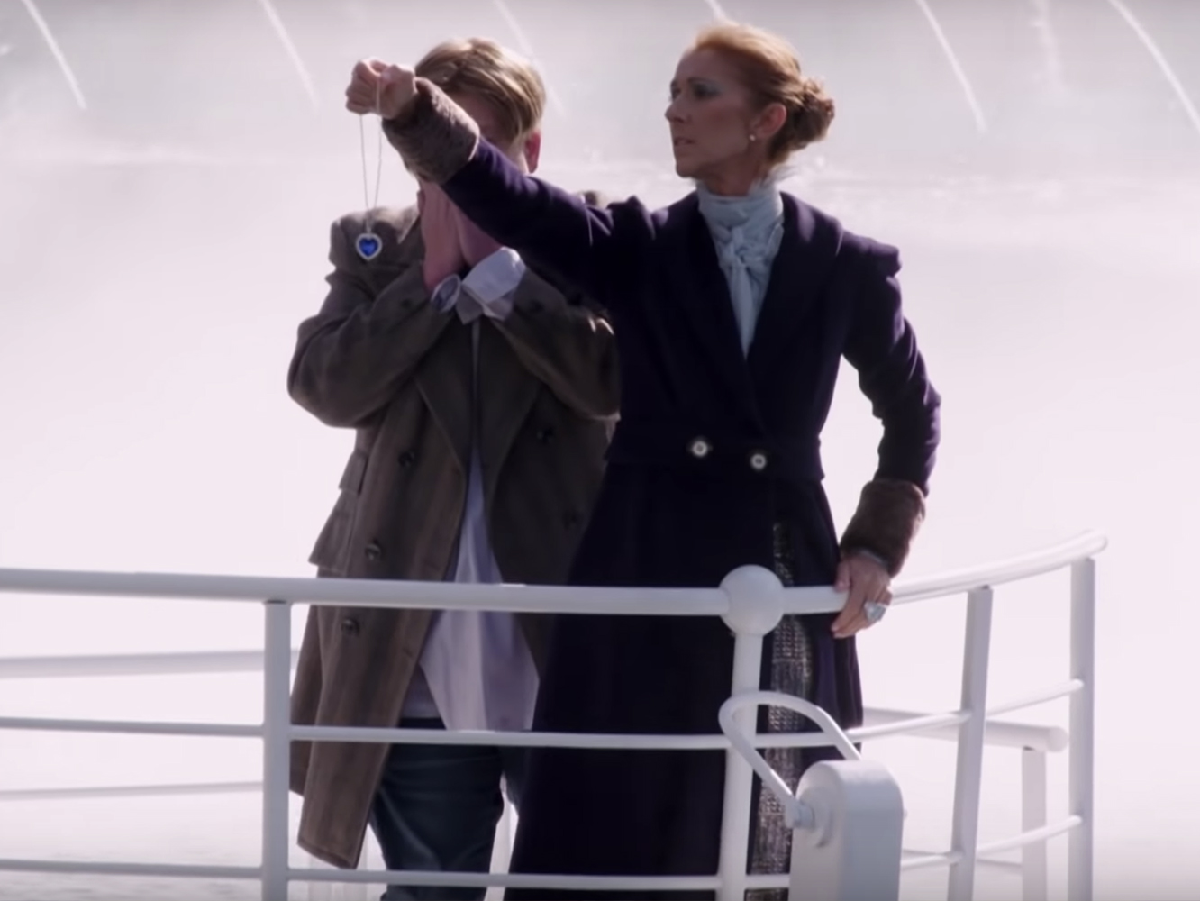  Celine Dion firma un loquísimo ‘Carpool Karaoke’ montada en un ‘Titanic’