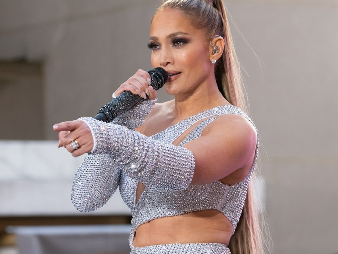  Jennifer Lopez presenta ‘Medicine’, ‘Dinero’ y ‘On The Floor’ en el concierto del ‘Today Show’