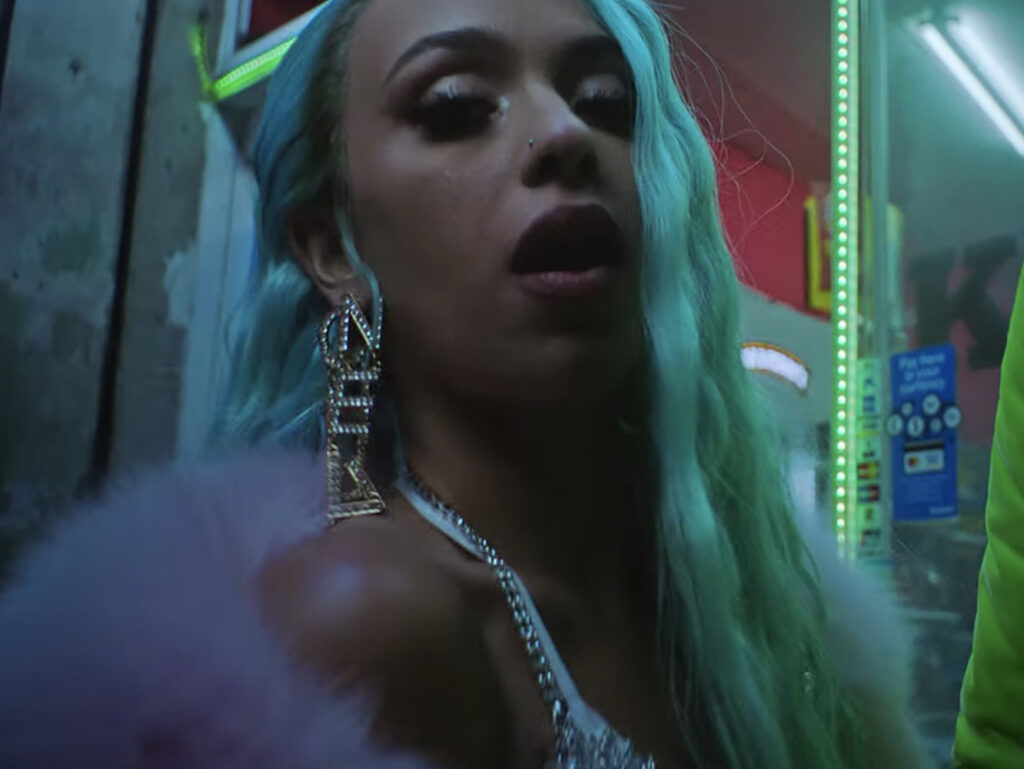 badgyalhookah Odi O'Malley