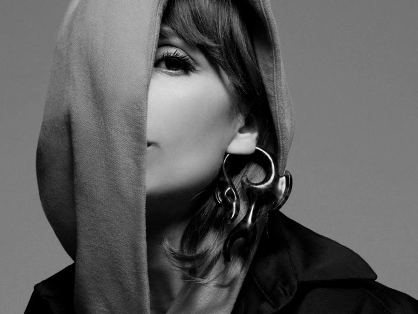  La elegancia la lleva Najwa: así suena ‘Lento’, su brillante nuevo single