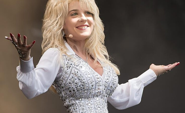  Spanish Dolly Parton, Laboem, versiona ‘Jolene’ para un recopilatorio de puerros y apios