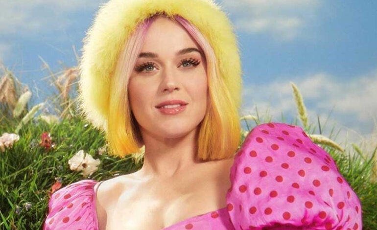  Fantástico lyric vídeo para ‘Small Talk’, el relativamente fantástico nuevo single de Katy Perry