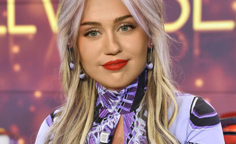 Miley Cyrus se conecta a Twitter y se marca un «Ahora me toca a mí. Hablar.»