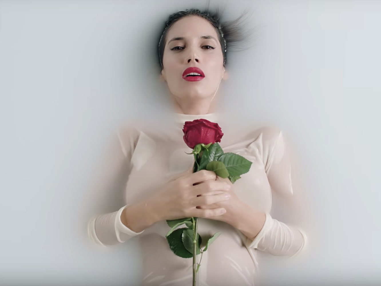 India Martínez vuelve a su mejor forma en su nuevo single, ‘Conmigo’