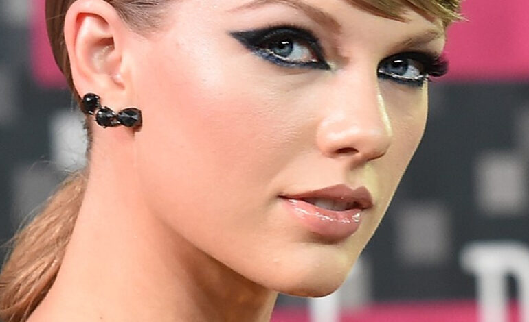  Taylor Swift puede cantar cualquier tema suyo en los AMA, sería ilegal prohibírselo