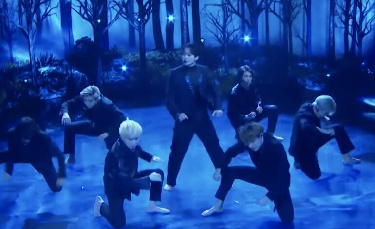 Rollito muy broadway eurovisible para el ‘Black Swan’ de BTS en el show de Corden