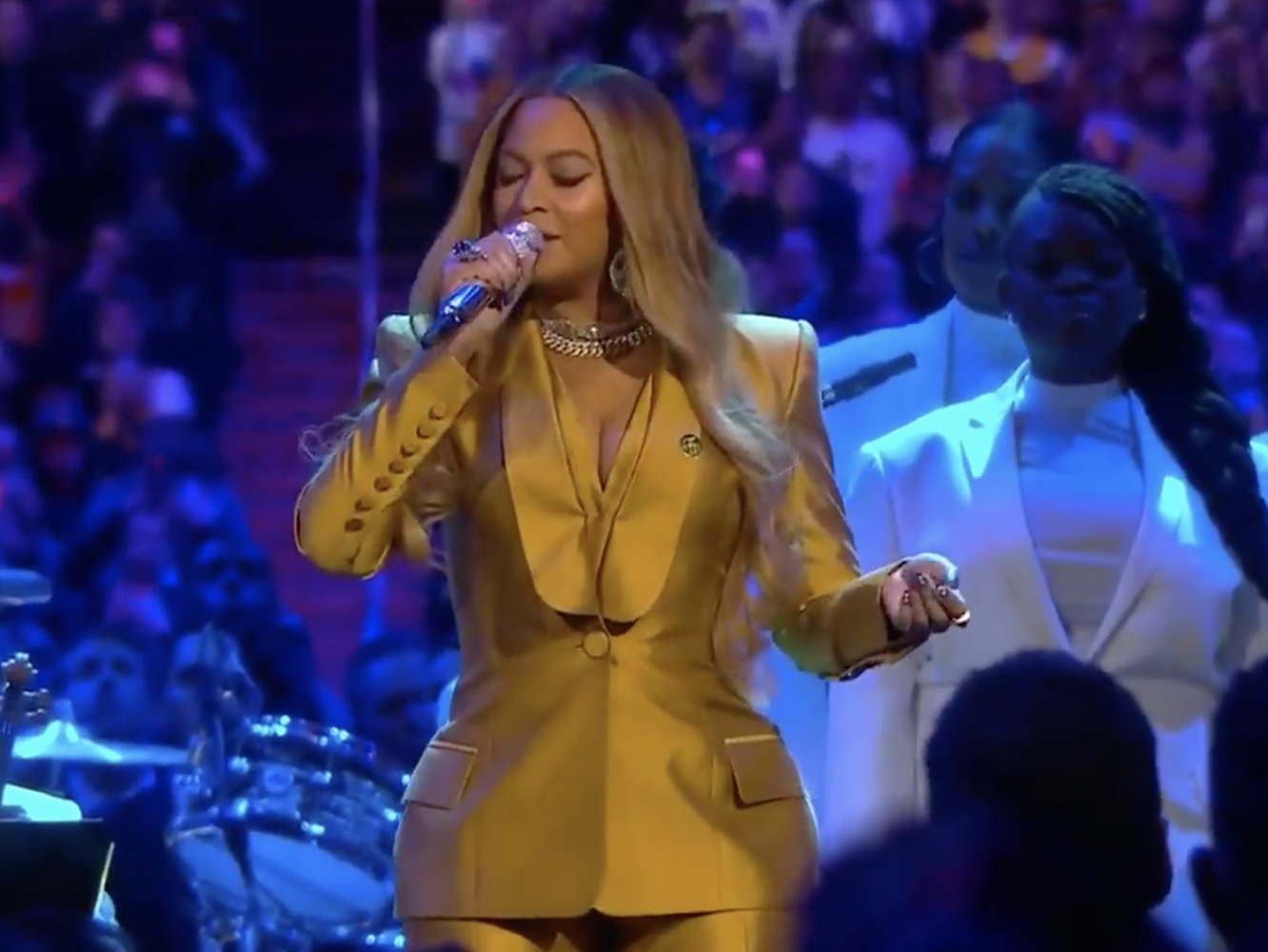 Beyoncé interpreta ‘Halo’ y ‘XO’ durante la ceremonia de despedida a Kobe Bryant