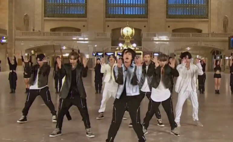  BTS bailan ‘ON’ en el Grand Central Terminal de Nueva York a las tres de la mañana